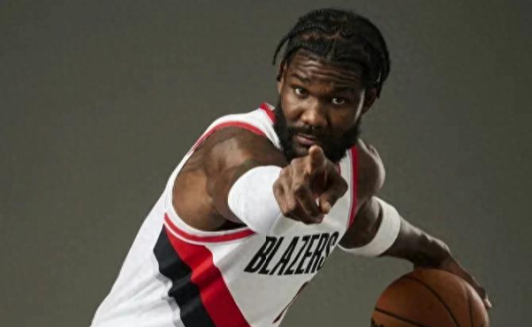 Ba ngôi sao được trả lương cao này ở NBA đang đứng bên vách đá mua ra