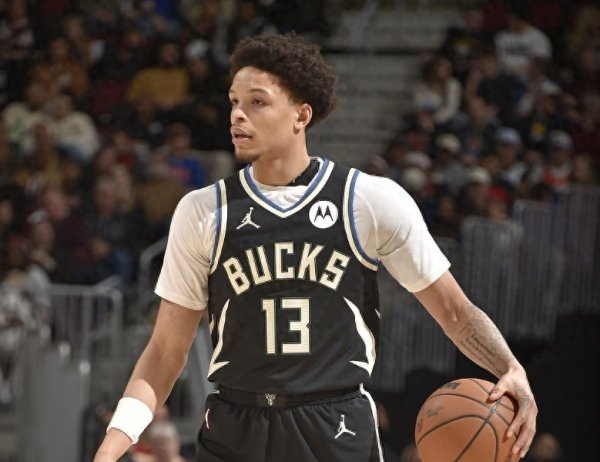 Tiền đạo ba con trỏ đốt cháy thị trường tự do! Lakers tham gia trận chiến Rollins, Bucks giữ lưng họ