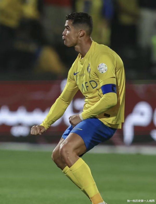 Các đồng đội cũ đã ca ngợi mức lương hàng tuần của Ronaldo l