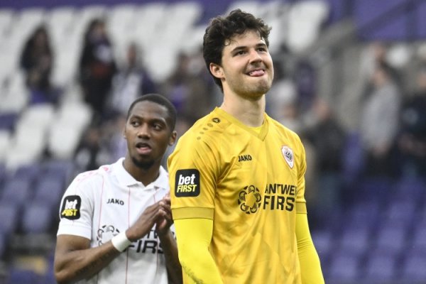 Truyền thông Anh: Manchester United đang tăng cường chuyển n